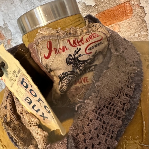 LAST ONE // FREE WITH A PURCHASE - Picture 6 of 14